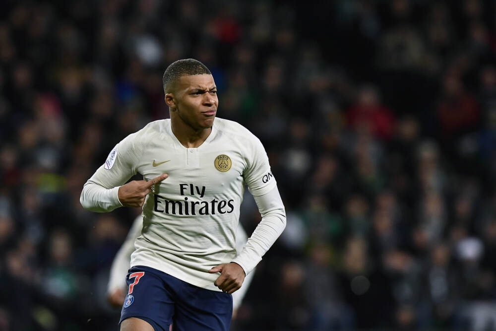 产后何穗为何快速复工，陈伟霆带娃支持背后，藏着家庭平衡的秘诀